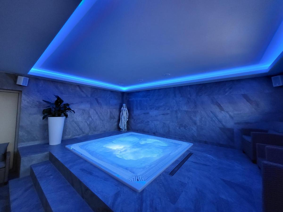 Chaty Krusetnica S Luxusnym Privatnym Wellness Экстерьер фото