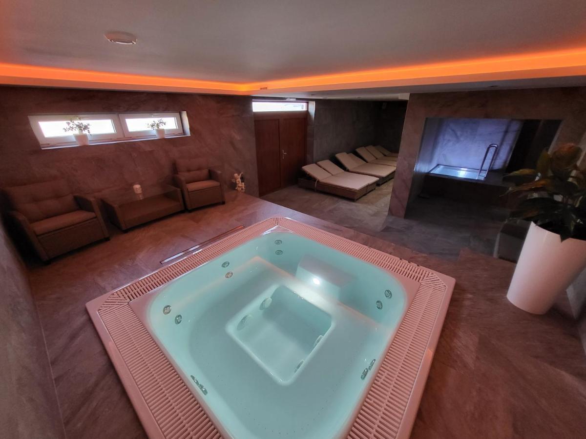 Chaty Krusetnica S Luxusnym Privatnym Wellness Экстерьер фото