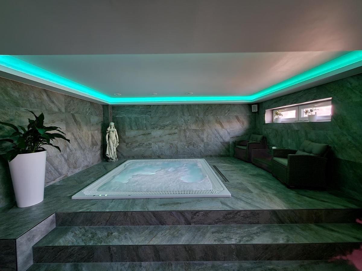 Chaty Krusetnica S Luxusnym Privatnym Wellness Экстерьер фото